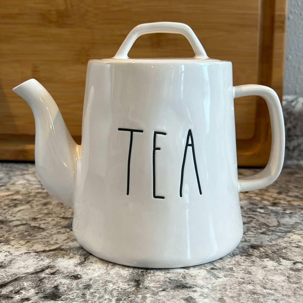 Rae Dunn teapot